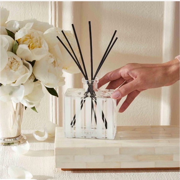 NEST Bamboo Reed Diffuser NEW - Picture 2 of 5